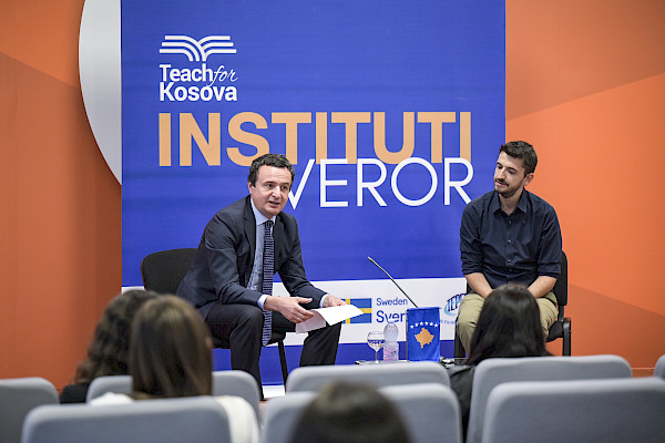 Bisedë frymëzuese për arsimin dhe lidershipin në #InstitutiVeror2023 me Kryeministrin Albin Kurti